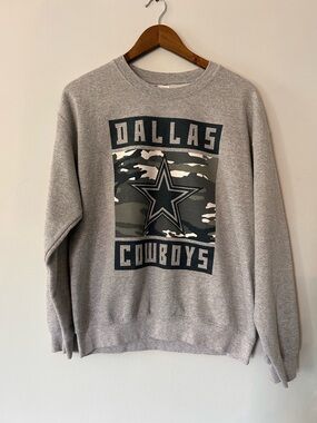 Dallas Cowboys - Gray Sweatshirt Unisex - Size Medium- NFL Team Apparel Zubaz